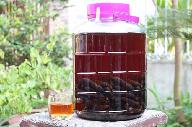Cách ngâm rượu chuối hột đơn giản tại nhà