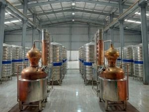 Tháp chưng cất đa tầng